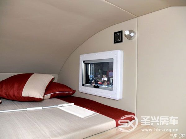 房車(chē)夢(mèng)不再遙遠(yuǎn) 實(shí)拍解放T80旅居車(chē)