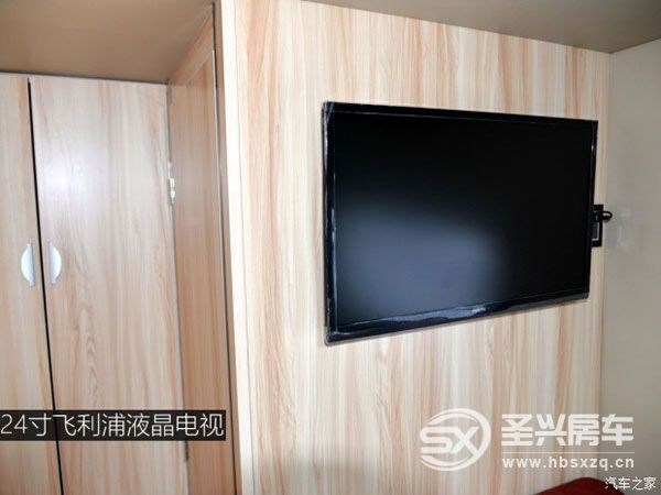 房車(chē)夢(mèng)不再遙遠(yuǎn) 實(shí)拍解放T80旅居車(chē)