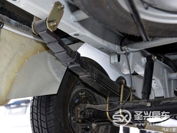 房車(chē)夢(mèng)不再遙遠(yuǎn) 實(shí)拍解放T80旅居車(chē)